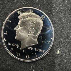 2001 S Gem Proof Kennedy Half Dollar With A Extreme Cameo 3