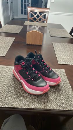 Jordan Max Aura 3 GS Black Pinksicle