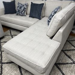 Kanta Sofa Chaise W/Pillows 115″W x 36″H x 84″D