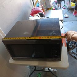 24" Lg Microwave 