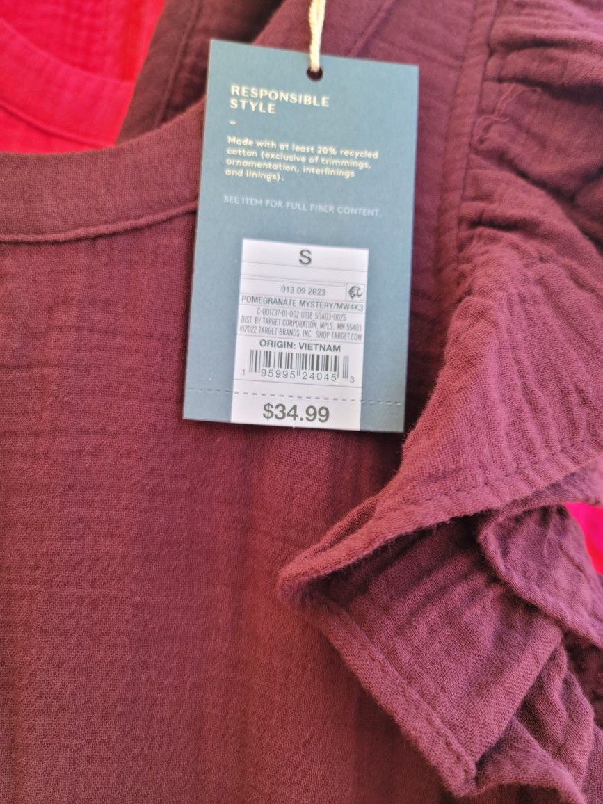 vestidos nuevos en color negro Y guinda S Los dos cada uno en 30