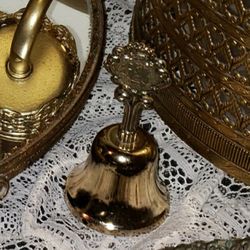 VINTAGE ORNATE GOLD ROSE BRASS BELL TABLE DECOR COLLECTABLE