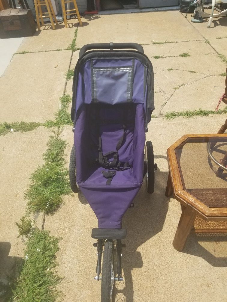 Dreamer Design/Fitness First Jogging Stroller with Basket