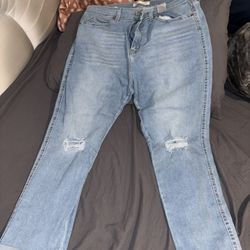 Levi’s Boyfriend Jeans 