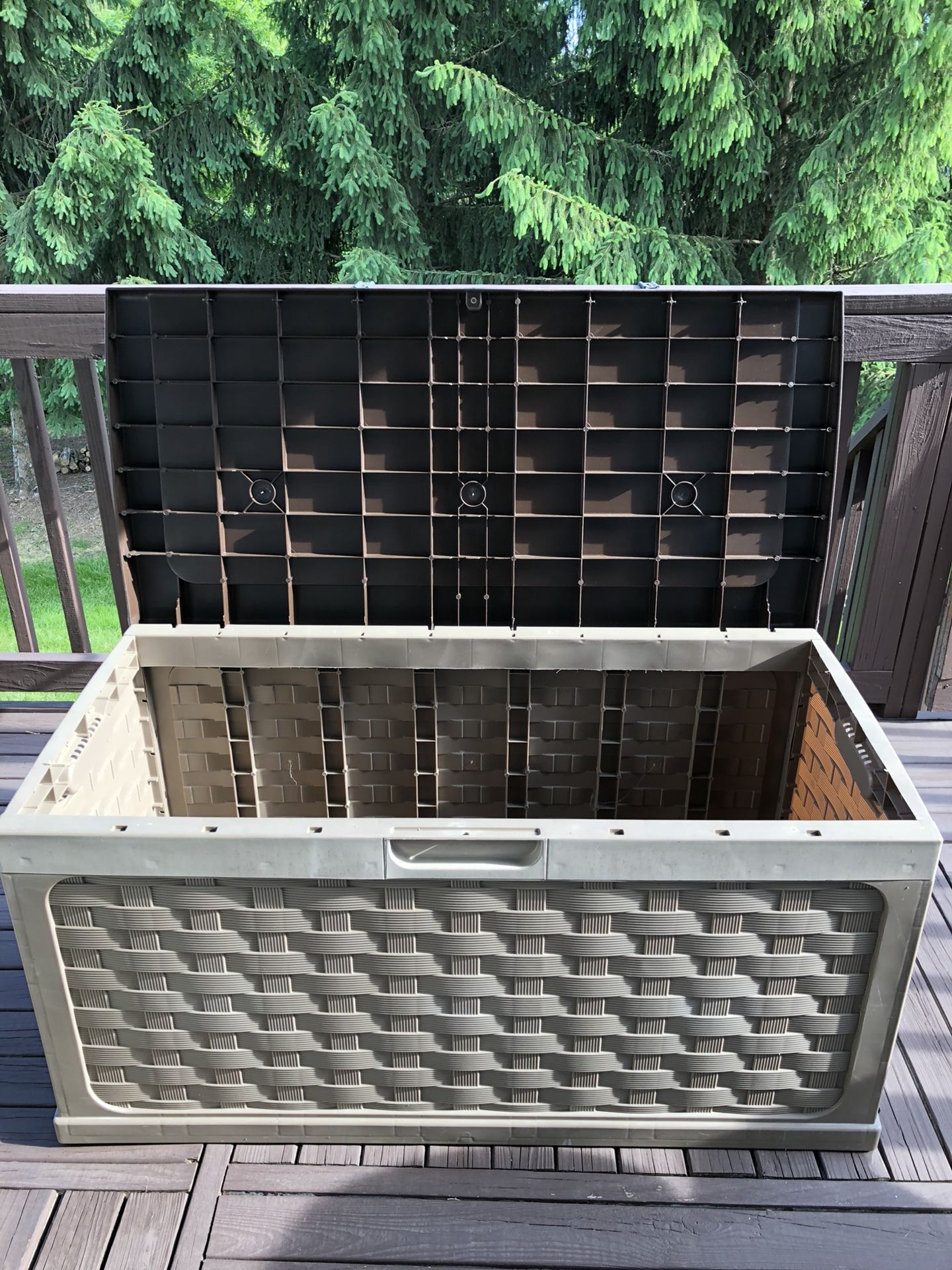 Outdoor Starplast Rattan Deck Box, 71 gallon, Mocha/Brown