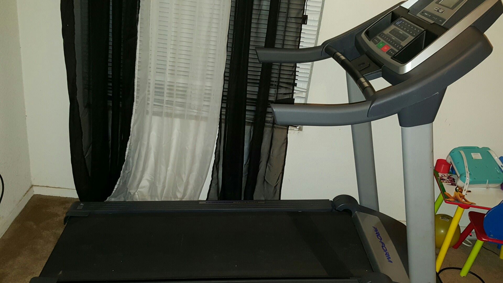 ALGUIEN SABE DE ALGUIEN QUE SEPA ARREGLAR CAMINADORA EN MERCED