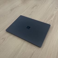 Microsoft Surface Laptop 
