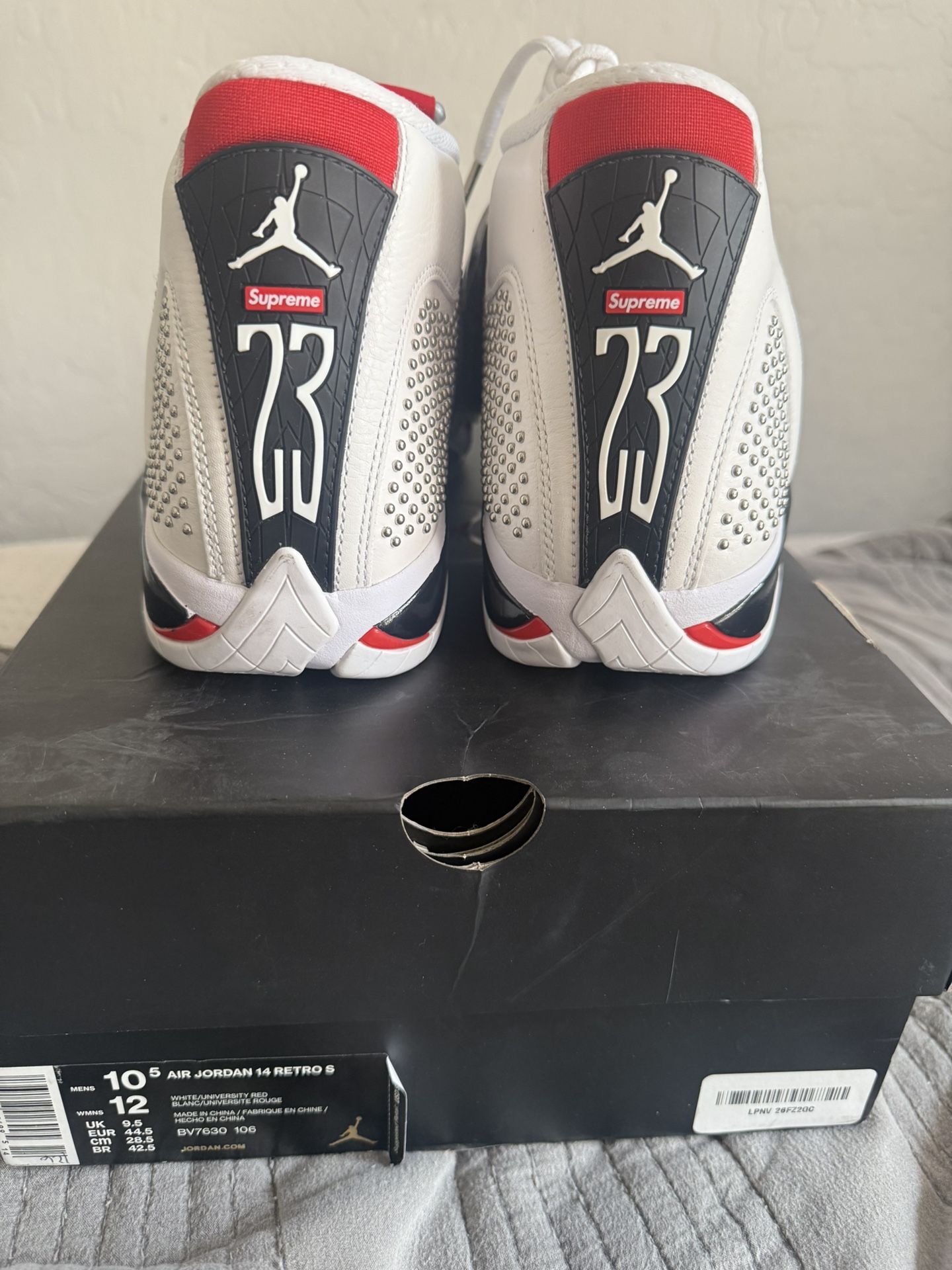 Jordans Retros Supreme 14