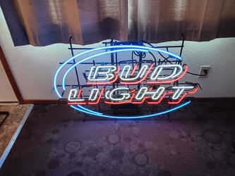 bud light neon beer sign size 47.1/2 ins wide by 31.1/2 ins high works perfect