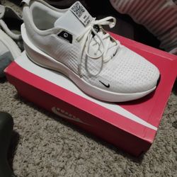 Mens Nike Run. Size 11.5