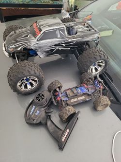 $275 Revo 3.3 in excellent condition....free car with controller