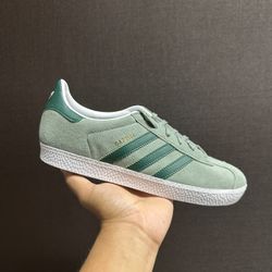 Adidas Gazelle ( Women’s) 