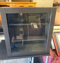 Display/storage cabinet