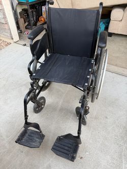 Folding Wheelchair with Footrests