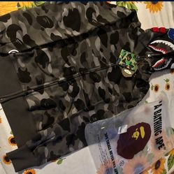 Bape hoodie camo (Size M)