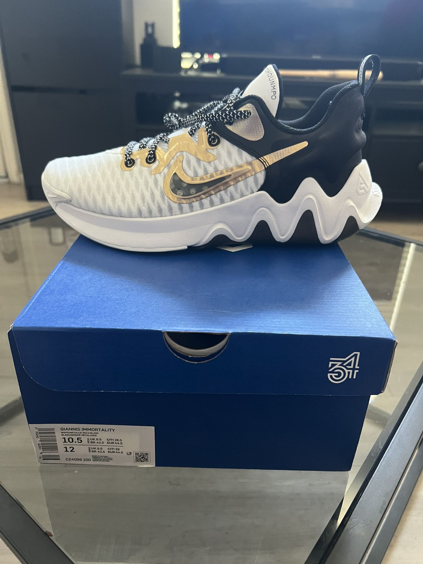 Nike Giannis Size 10.5