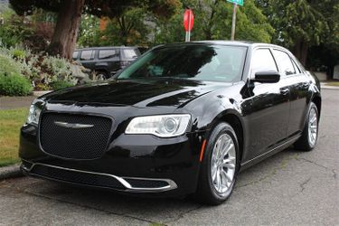 2018 Chrysler 300 Series Touring