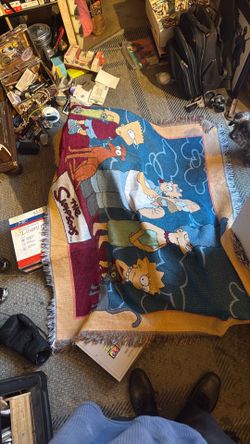 Simpson woven throw blanket perfect  3 by 5