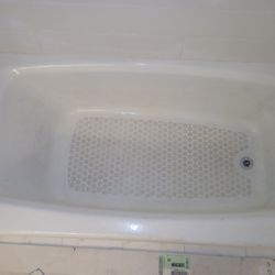 Bathtub Reglazing Services 