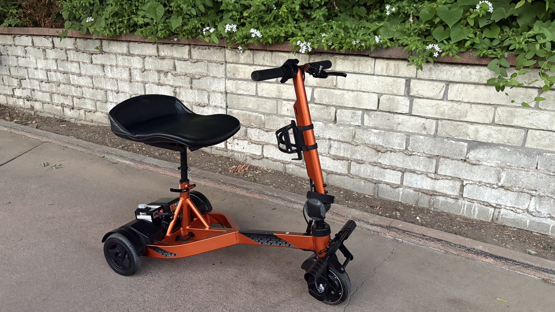 Super lightweight long range 250 pound capacity brand new scooter