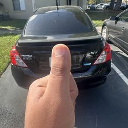 Nissan versa SV 2013