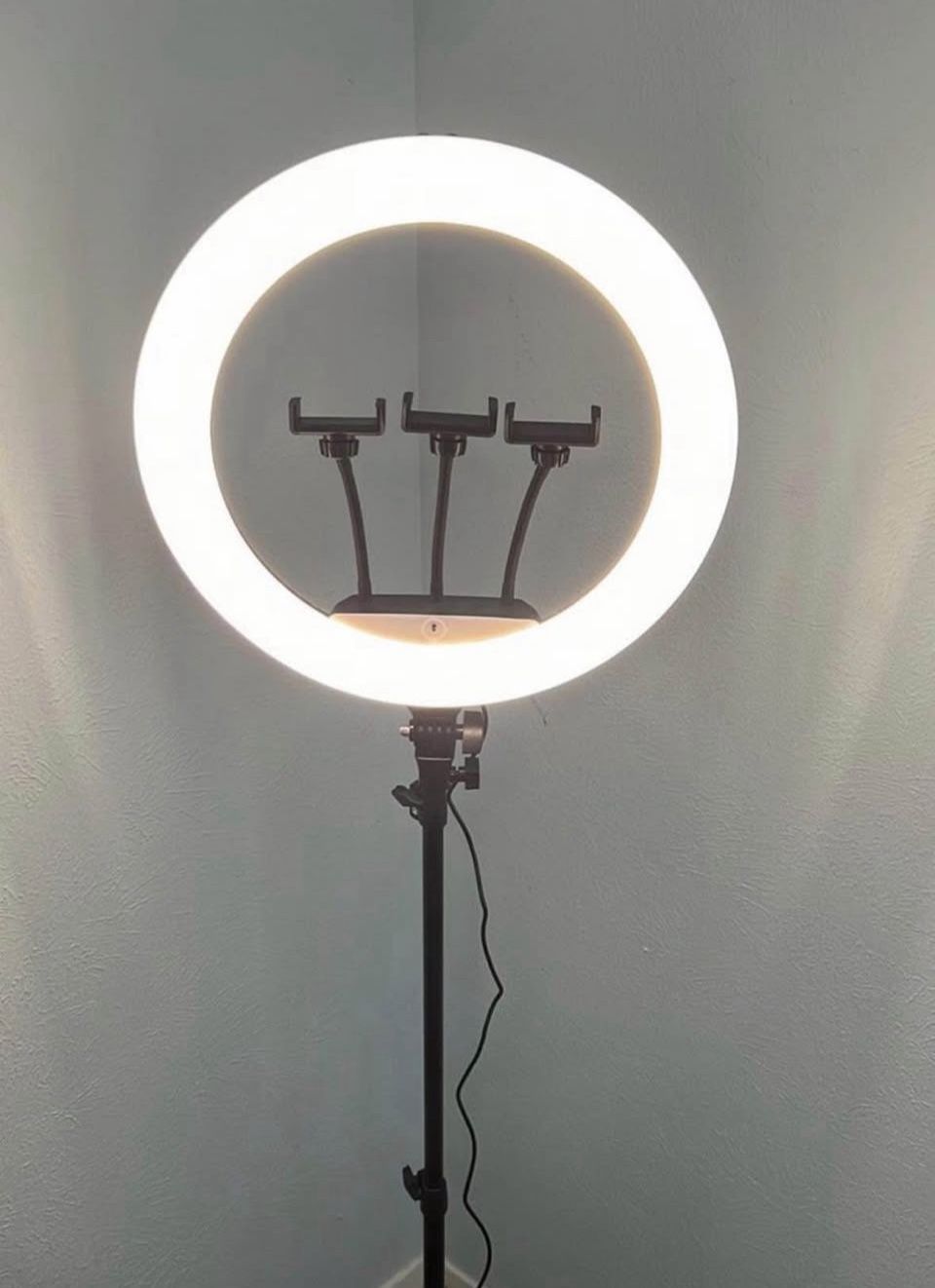 BRAND NEW! Large, 18”, Professional Ring Light Fill Lamp with Adjustable Tripod Stand