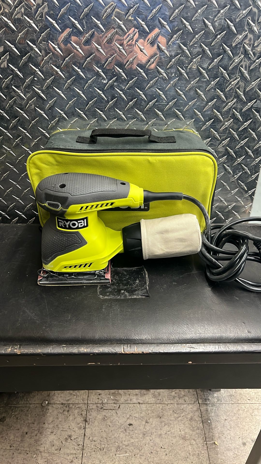Ryobi S652DGK 1/4” Electric Palm Sander