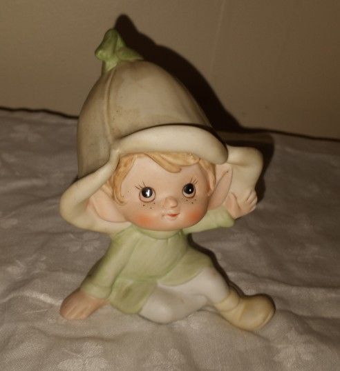 Vintage Homeco Sitting Pixie Figurine