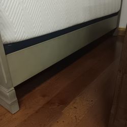 *Summer Closeout Sale!!!*---Vida King Mattress/Foundation Sets---Now $499!!!---Delivery And Financing🤠