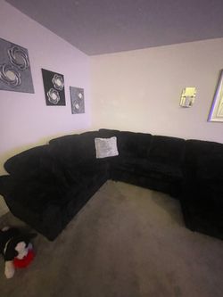 BRAND NEW BLACK SECTIONAL