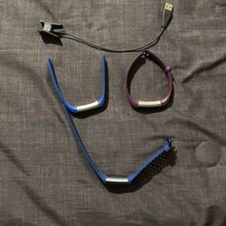3 Fitbit’s With One Charger 
