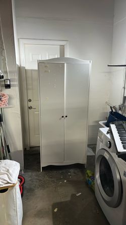 Dresser white