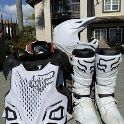 Fox Moto Gear, L/xL Boots, Helmet, Chest, Goggles 