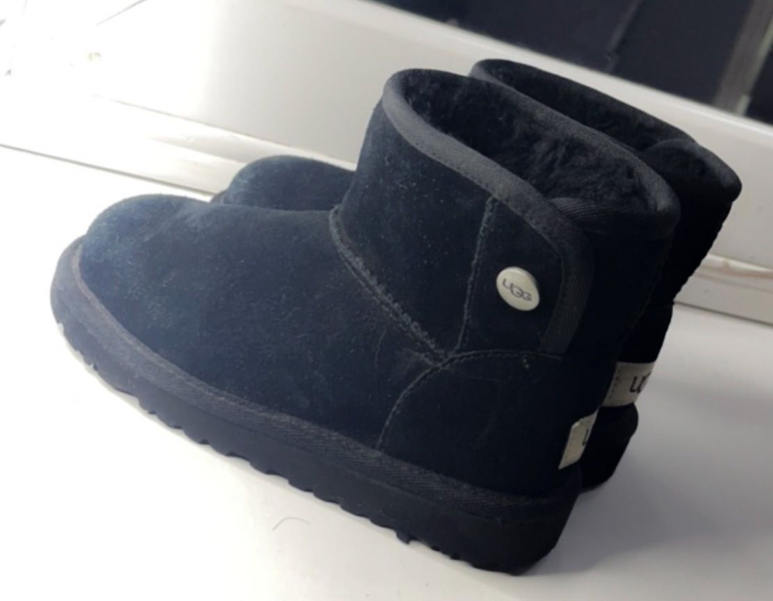 Girls Uggs Size 11c