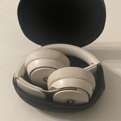 Beats Solo Pro 
