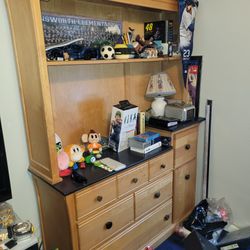 Dresser 