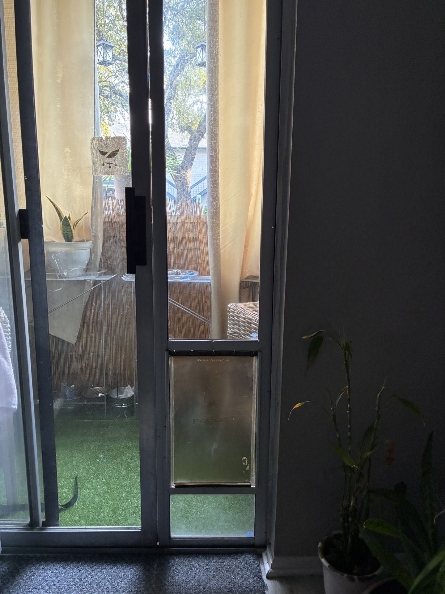 Sliding glass door doggie door