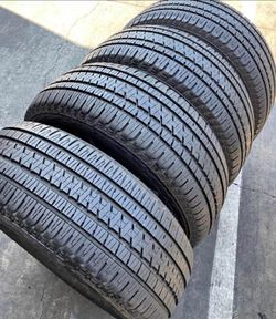 275/55/20 Bridgestone 📍📍 Vendo un set de llantas con 80% de vida las 4 📍🌟
