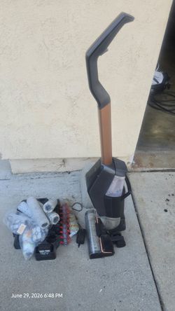 X7 by Bissell. Pet mop vac.