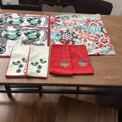 World market Holiday Placemats And Napkins Set Of 4 Total