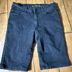 A pair of Tahari black denim shorts Size 6/28
