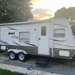 RV - TRAILER 