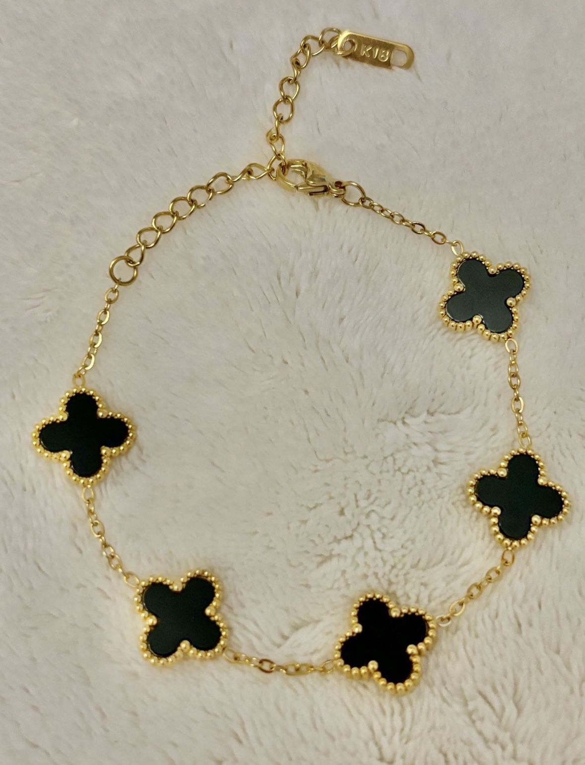 New. Fashion Bracelet