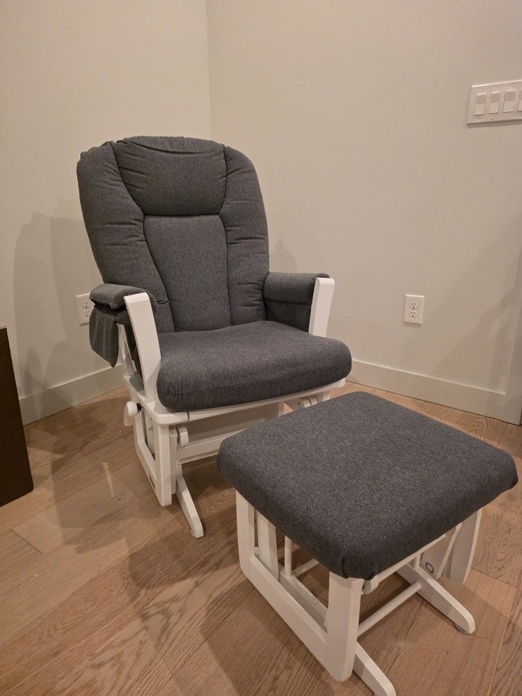 
Dutailier Glider With Ottoman