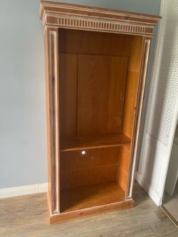 Solid Wood Open Bookcase with Decorative Molding