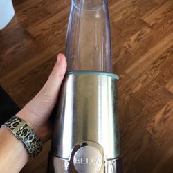 Bella Drink Mixer, Flat Blade Plus 2 Cups