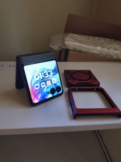 Motorola razr 2024 foldable model