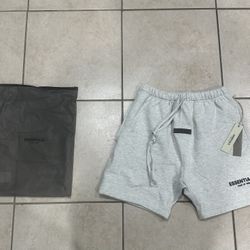 Essentially Shorts (white) Size(S)