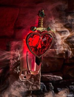 Beautiful Exclusive!©️Disney VILLAINS BATH & BODY WORKS♥️🪞🗡👑EVIL QUEEN👑🗡🪞♥️ Pierced Heart Light-up wallflowers plug