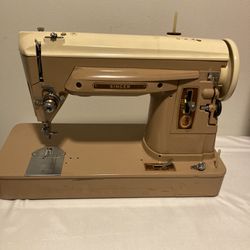 Single Sewing Machine With Cover 